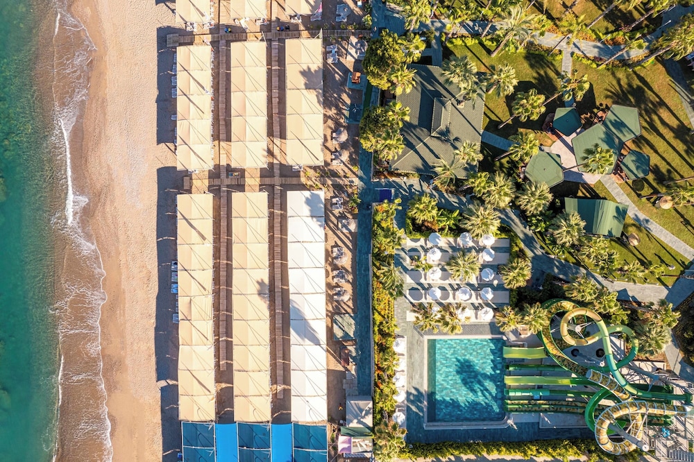 Leodikya Kirman Premium - Ultra All Inclusive — Beach in Okurcalar