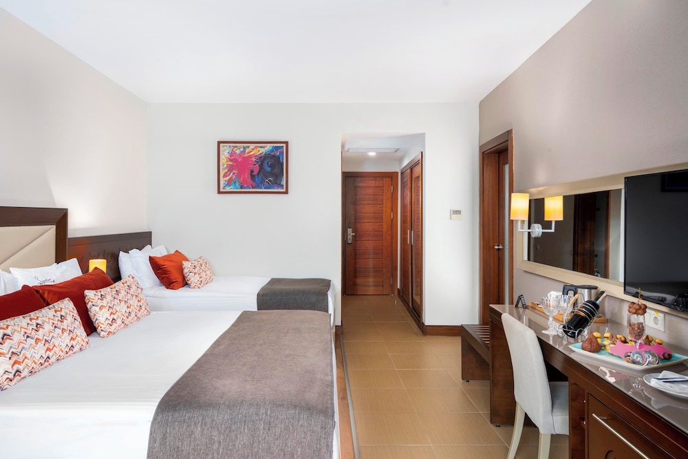 Leodikya Kirman Premium - Ultra All Inclusive — Hotel rooms in Okurcalar