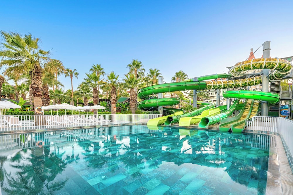 Leodikya Kirman Premium - Ultra All Inclusive — Swimming pool in Okurcalar
