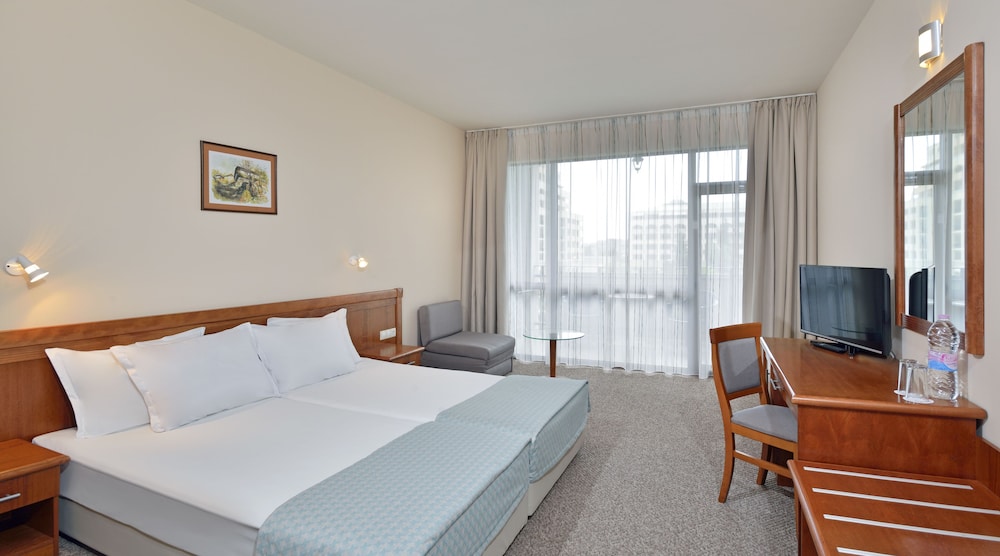 Sol Nessebar Mare — Hotel rooms in Nessebar, Burgas Region