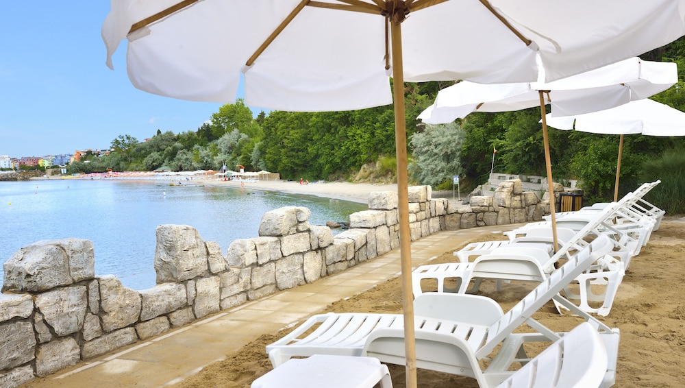 Sol Nessebar Mare — Beach in Nessebar, Burgas Region