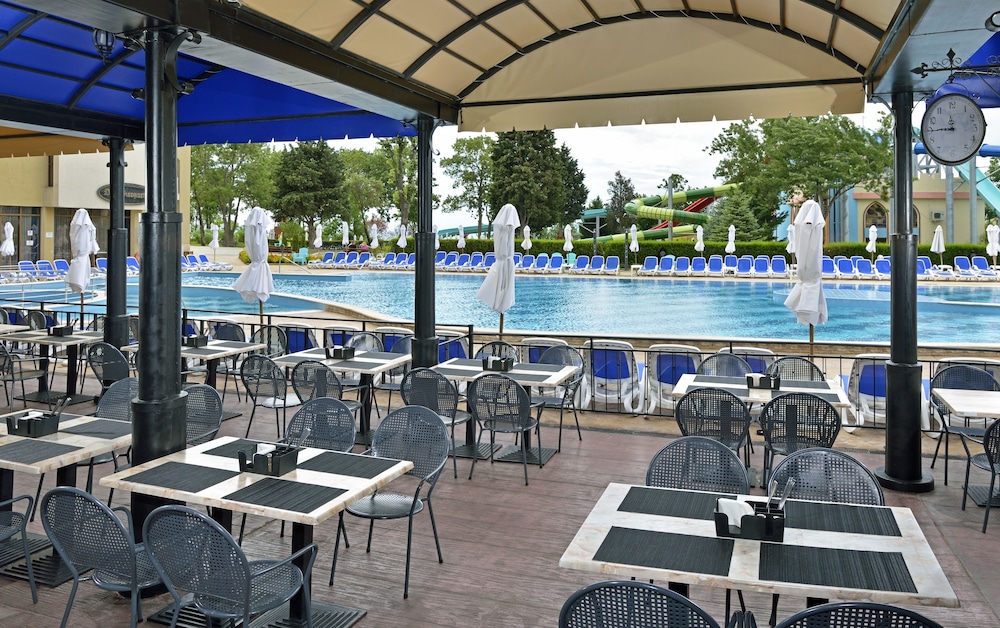 Sol Nessebar Mare — Swimming pool in Nessebar, Burgas Region