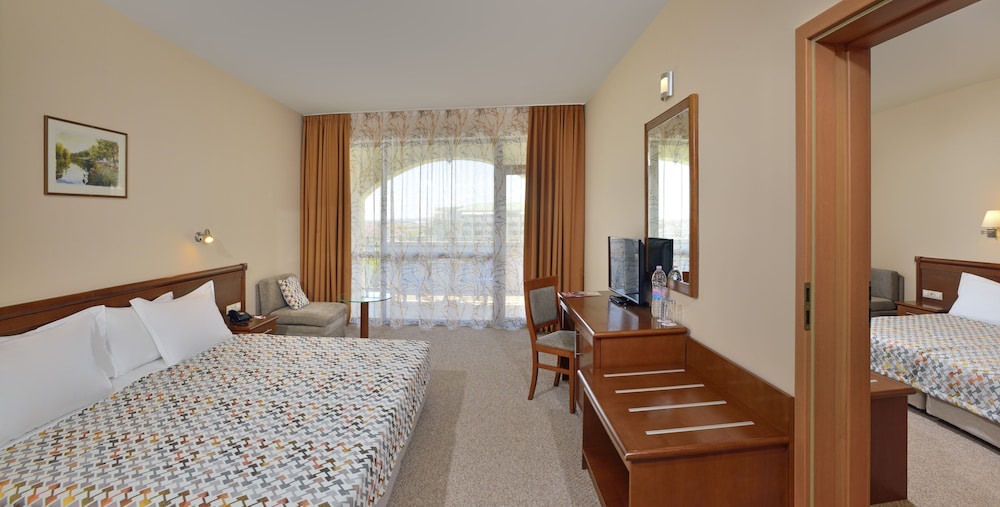 Sol Nessebar Mare — Hotel rooms in Nessebar, Burgas Region