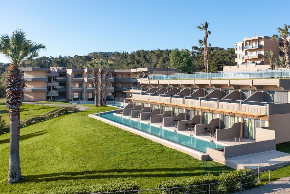 Kresten Palace Hotel — Hotel building in Kallithea (Rhodes), South Aegean