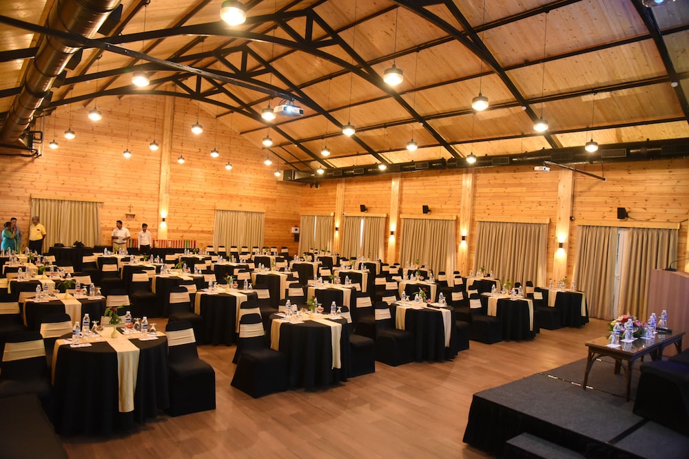 Pride Sun Village Resort & Spa — Restaurant & bars in Arpora, Goa