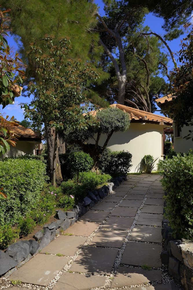 La Plage Resort — Hotel building in Taormina, Sicily