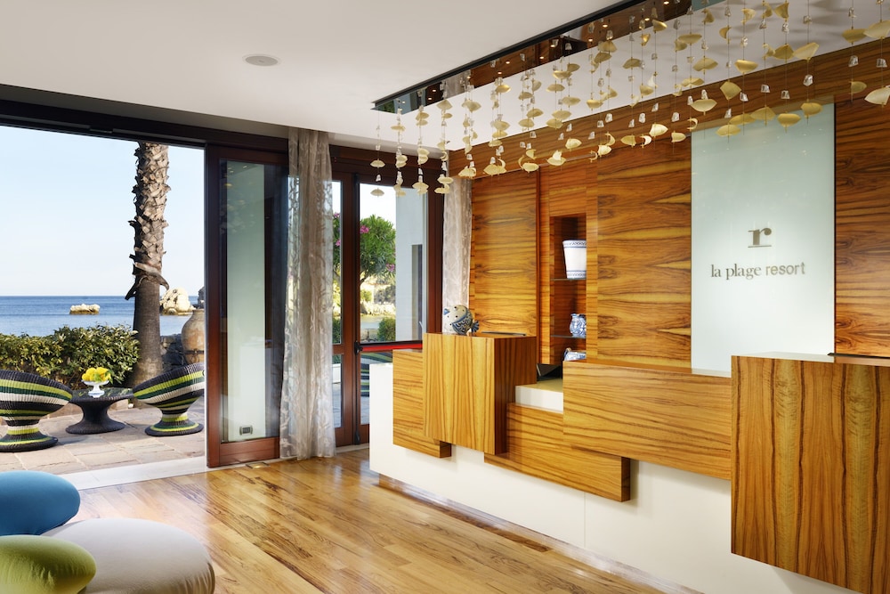 La Plage Resort — Hotel building in Taormina, Sicily