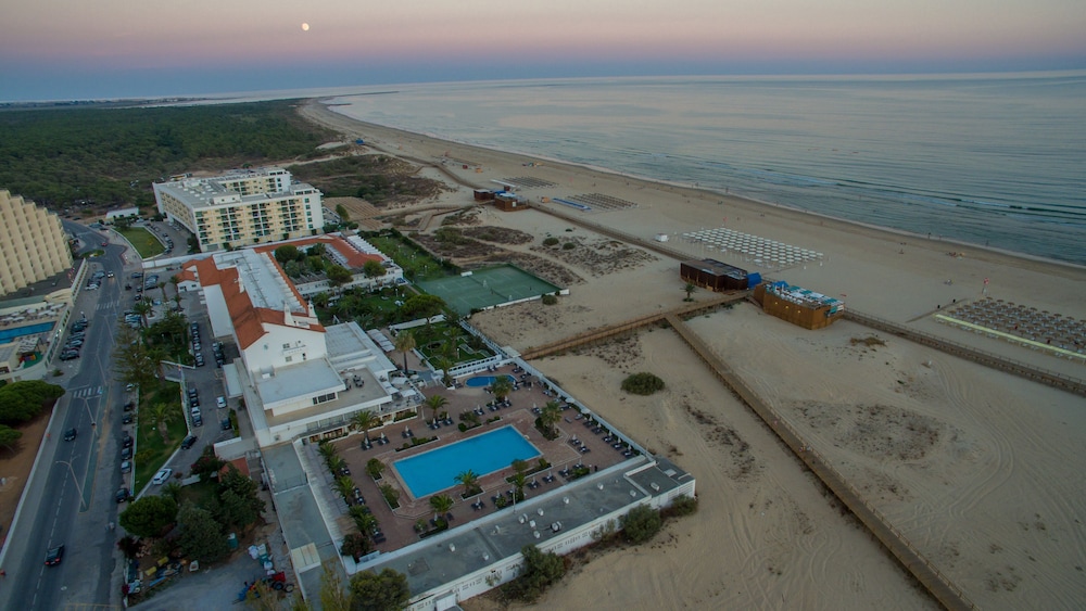Vasco da Gama Hotel — Beach in Monte Gordo, Faro