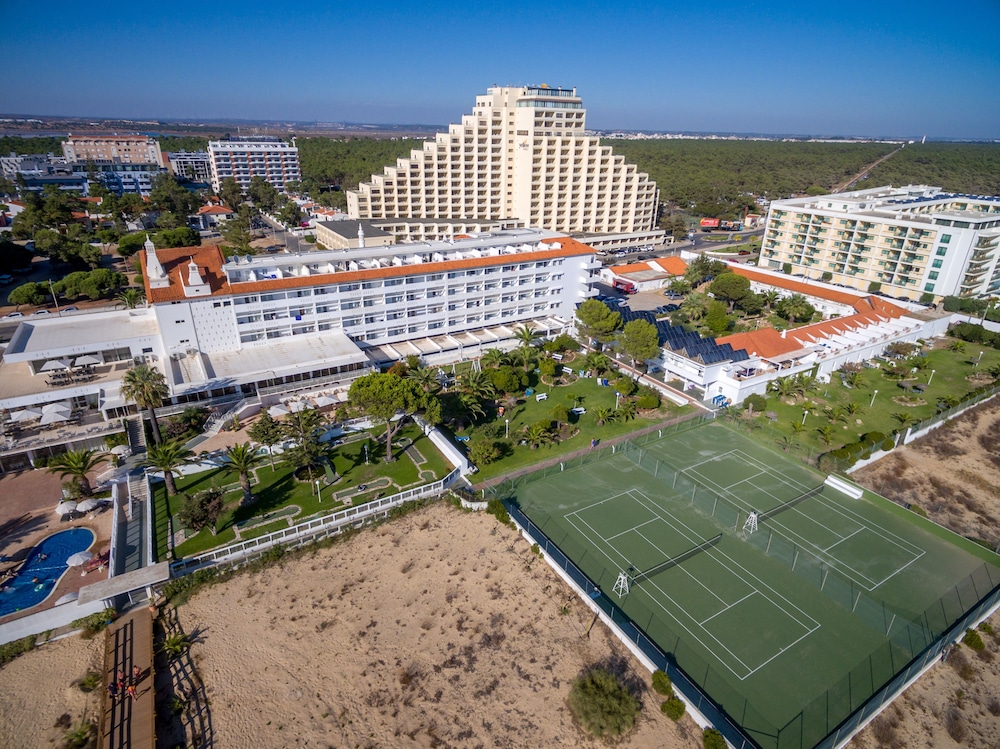 Vasco da Gama Hotel — Hotel building in Monte Gordo, Faro