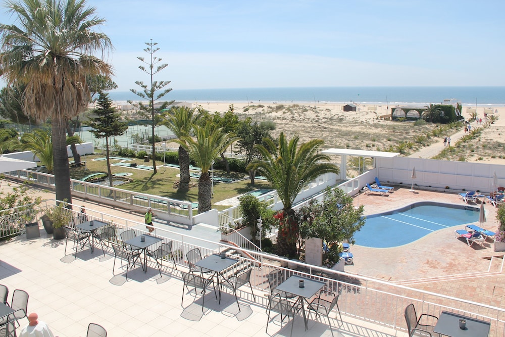 Vasco da Gama Hotel — Beach in Monte Gordo, Faro