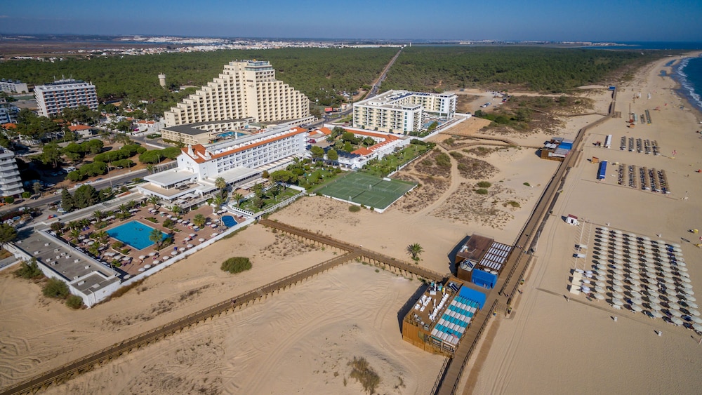 Vasco da Gama Hotel — Hotel building in Monte Gordo, Faro