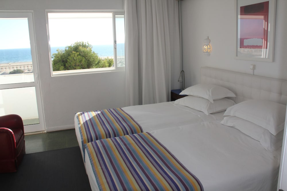 Vasco da Gama Hotel — Hotel rooms in Monte Gordo, Faro