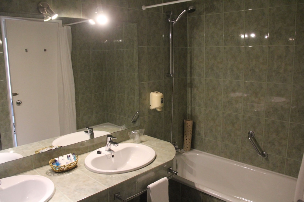 Vasco da Gama Hotel — Hotel rooms in Monte Gordo, Faro
