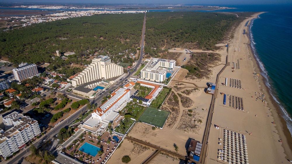 Vasco da Gama Hotel — Hotel building in Monte Gordo, Faro