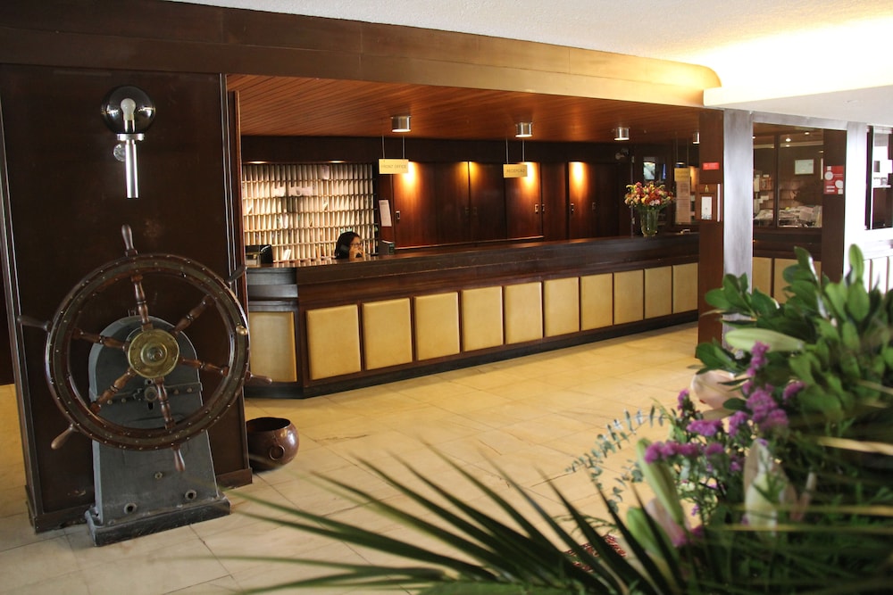 Vasco da Gama Hotel — Hotel building in Monte Gordo, Faro