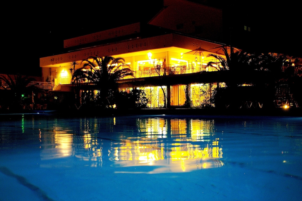 Vasco da Gama Hotel — Swimming pool in Monte Gordo, Faro