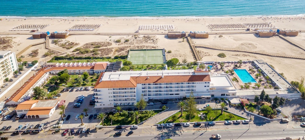 Vasco da Gama Hotel — Beach in Monte Gordo, Faro