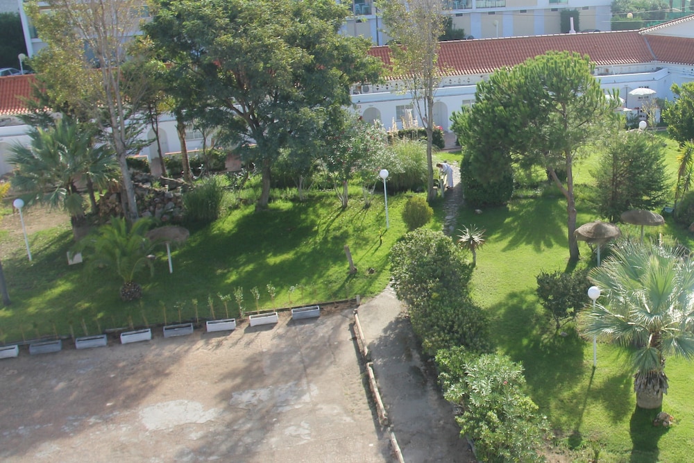 Vasco da Gama Hotel — Hotel building in Monte Gordo, Faro