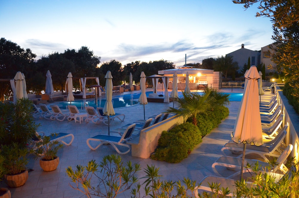 Family Hotel La Luna — Swimming pool in Novalja, Lika-Senj