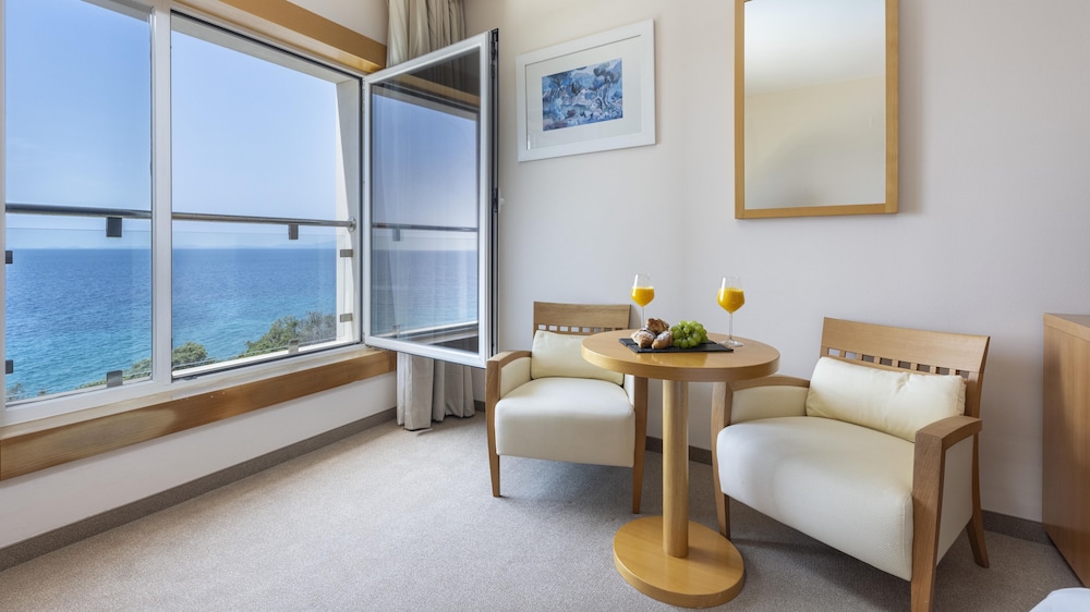 Family Hotel La Luna — Hotel rooms in Novalja, Lika-Senj