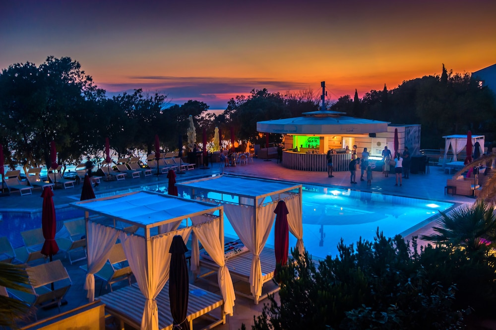 Family Hotel La Luna — Swimming pool in Novalja, Lika-Senj