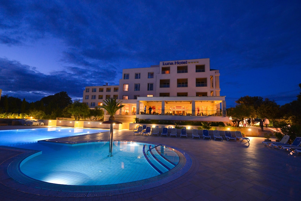 Family Hotel La Luna — Swimming pool in Novalja, Lika-Senj