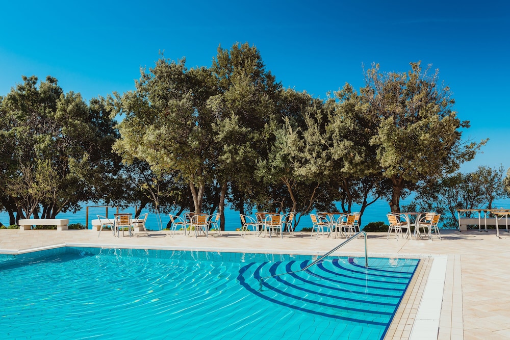 Family Hotel La Luna — Swimming pool in Novalja, Lika-Senj