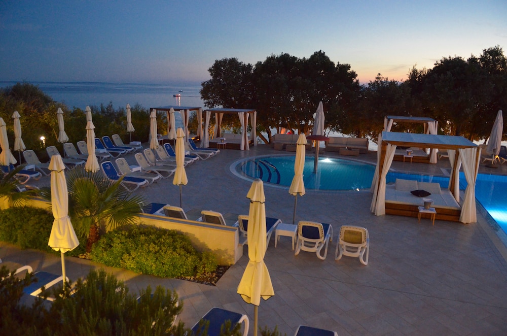 Family Hotel La Luna — Swimming pool in Novalja, Lika-Senj