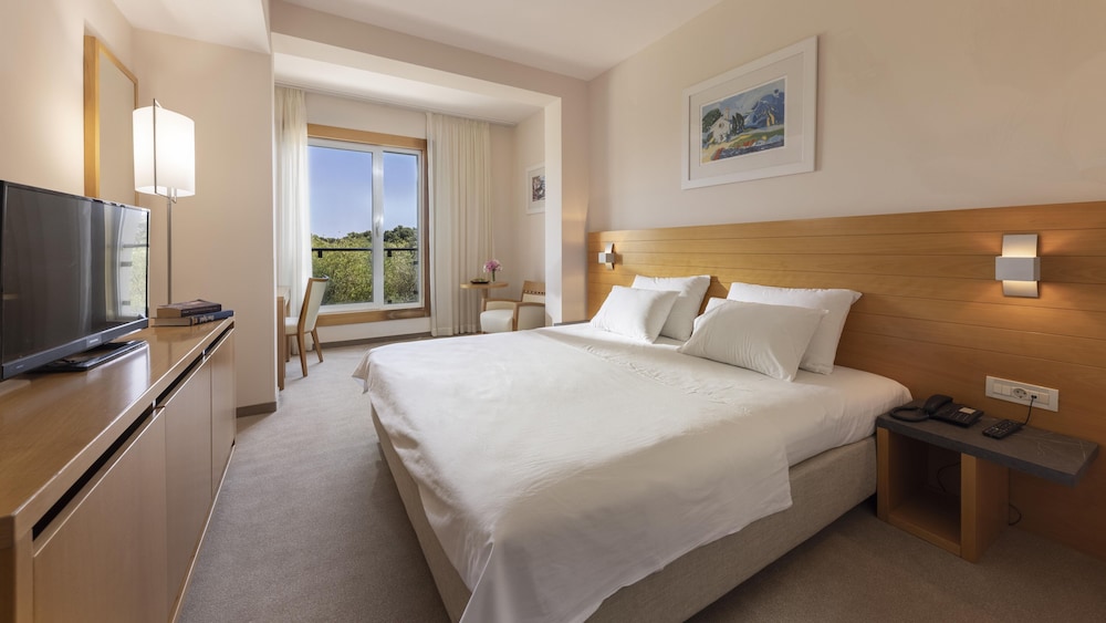 Family Hotel La Luna — Hotel rooms in Novalja, Lika-Senj