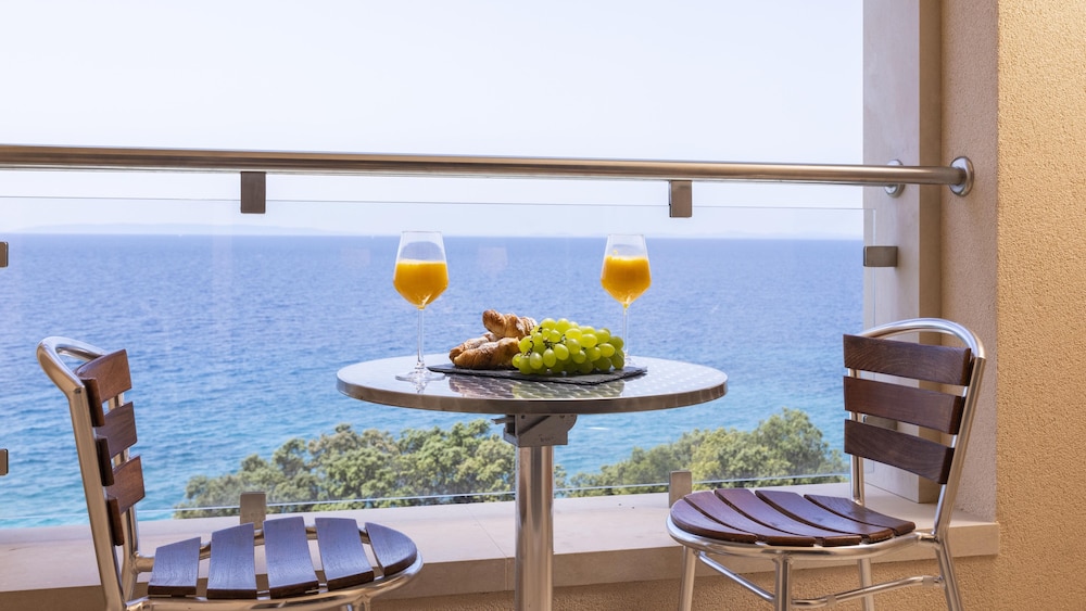 Family Hotel La Luna — Hotel rooms in Novalja, Lika-Senj