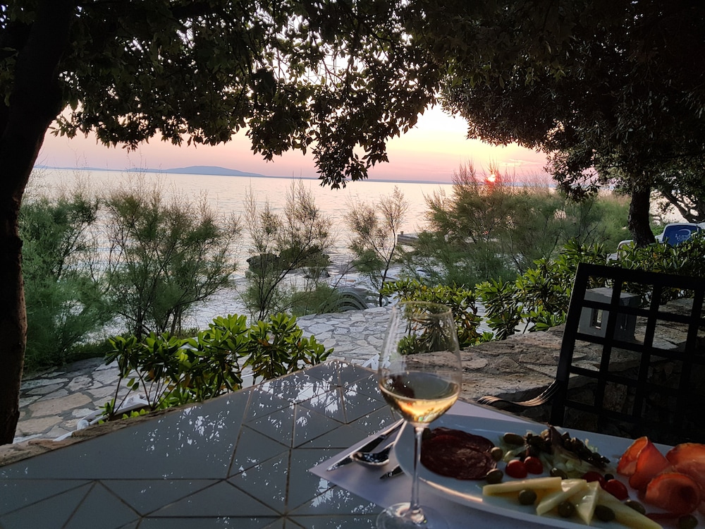 Family Hotel La Luna — Restaurant & bars in Novalja, Lika-Senj