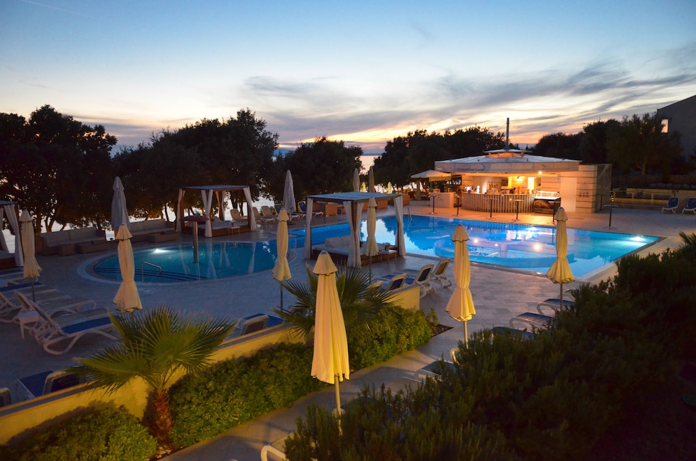 Family Hotel La Luna — Swimming pool in Novalja, Lika-Senj