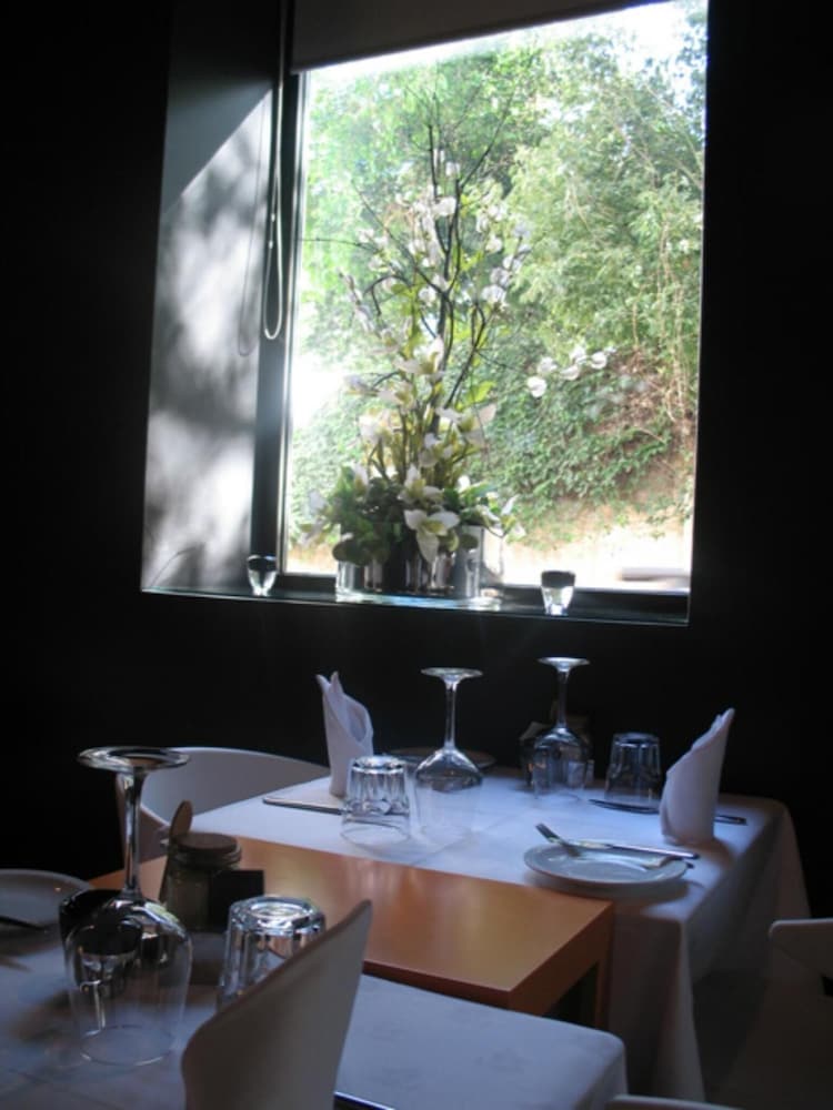 Funchal Design Hotel — Restaurant & bars in Funchal, Madeira