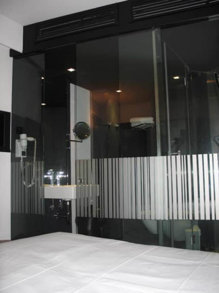 Funchal Design Hotel — Hotel rooms in Funchal, Madeira