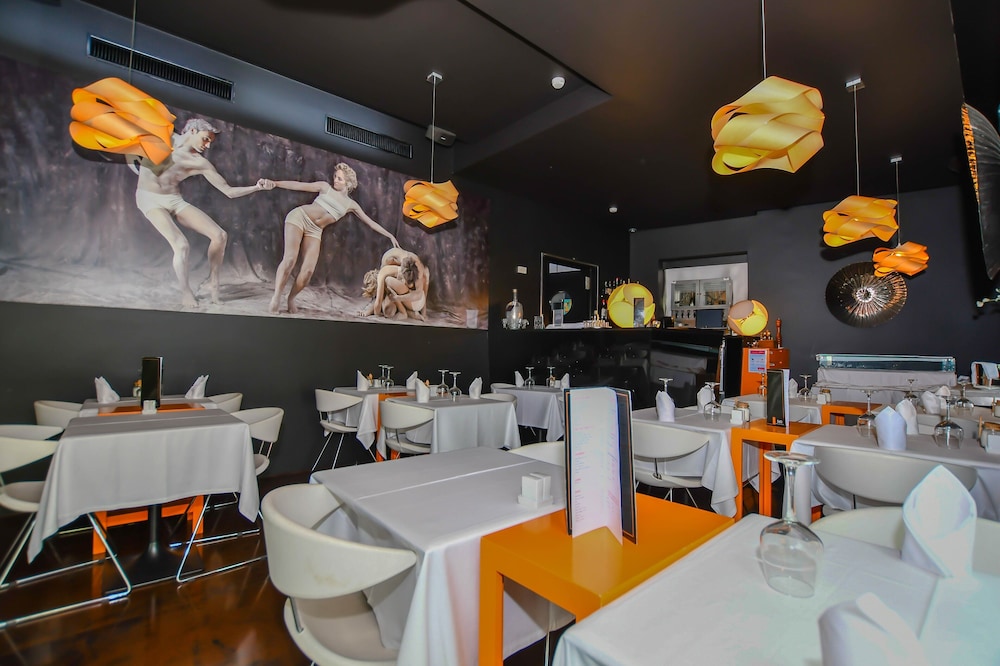 Funchal Design Hotel — Restaurant & bars in Funchal, Madeira