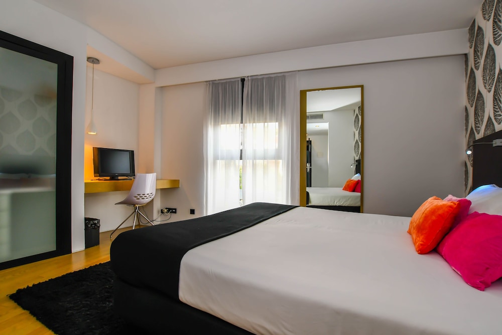 Funchal Design Hotel — Hotel rooms in Funchal, Madeira