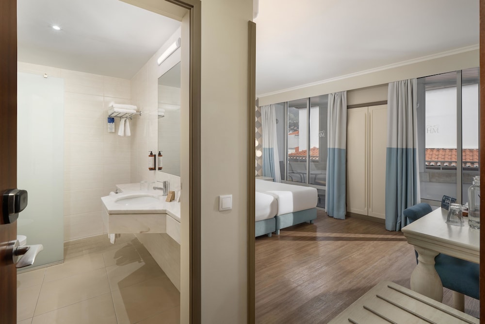 Hotel Madeira — Hotel rooms in Funchal, Madeira