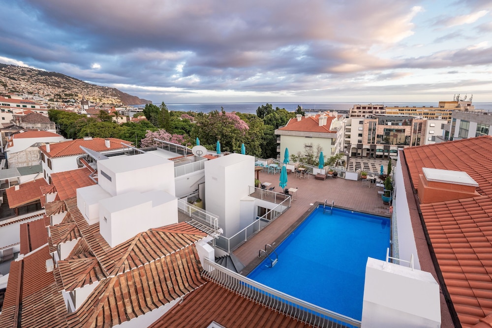 Hotel Madeira — Swimming pool in Funchal, Madeira