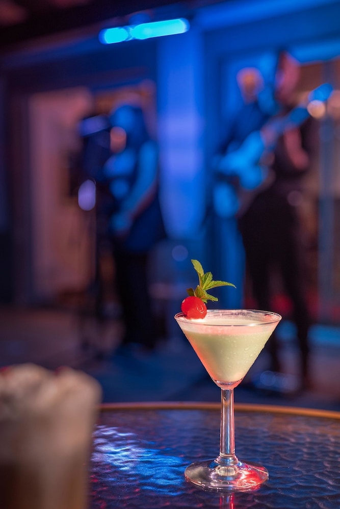 Hotel Madeira — Restaurant & bars in Funchal, Madeira