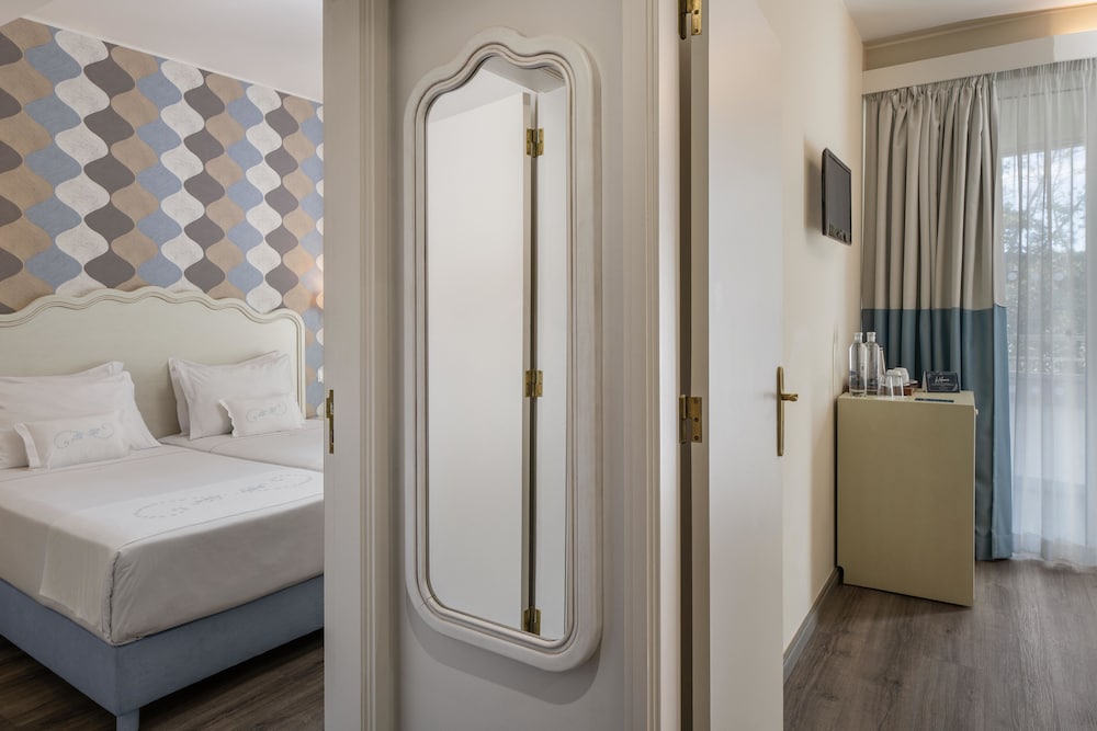 Hotel Madeira — Hotel rooms in Funchal, Madeira