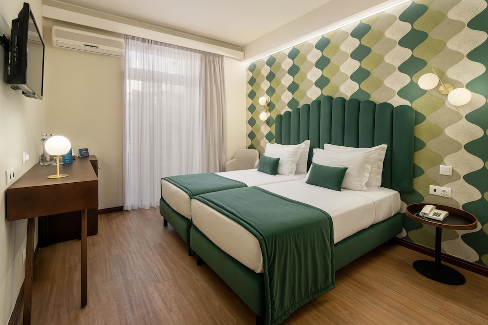 Hotel Madeira — Hotel rooms in Funchal, Madeira