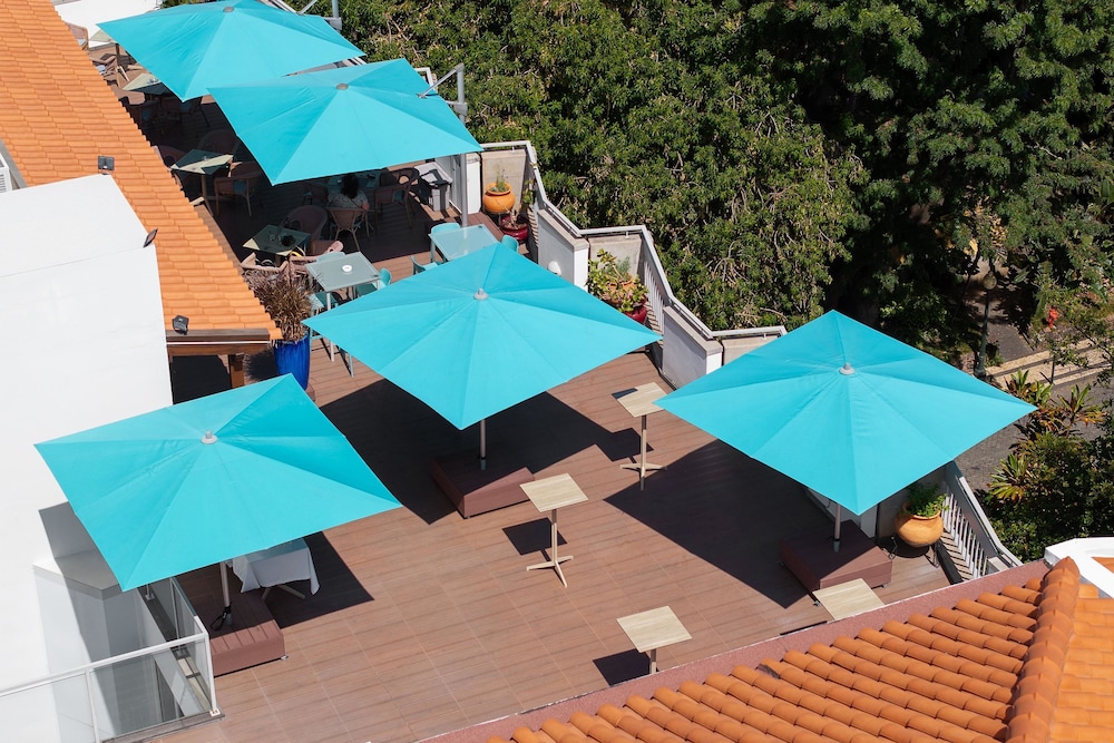 Hotel Madeira — Restaurant & bars in Funchal, Madeira