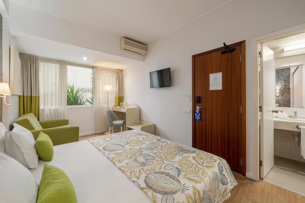 Hotel Madeira — Hotel rooms in Funchal, Madeira