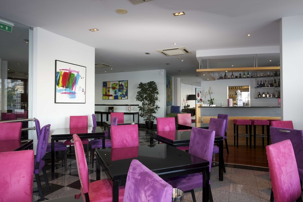 Madeira Regency Cliff — Restaurant in Funchal, Madeira
