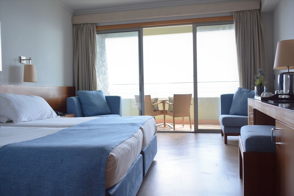 Madeira Regency Cliff — Rooms in Funchal, Madeira
