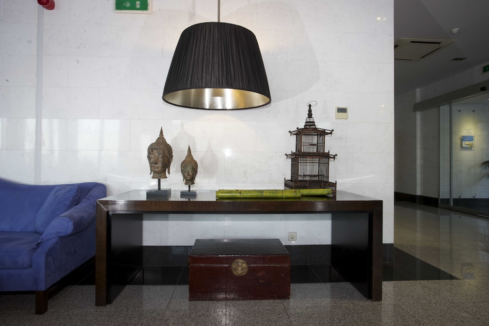 Madeira Regency Cliff — Shared spaces in Funchal, Madeira