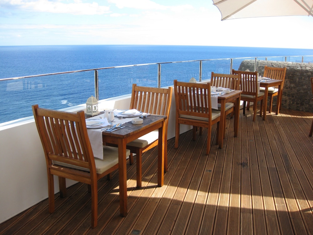 Madeira Regency Cliff — Restaurant in Funchal, Madeira