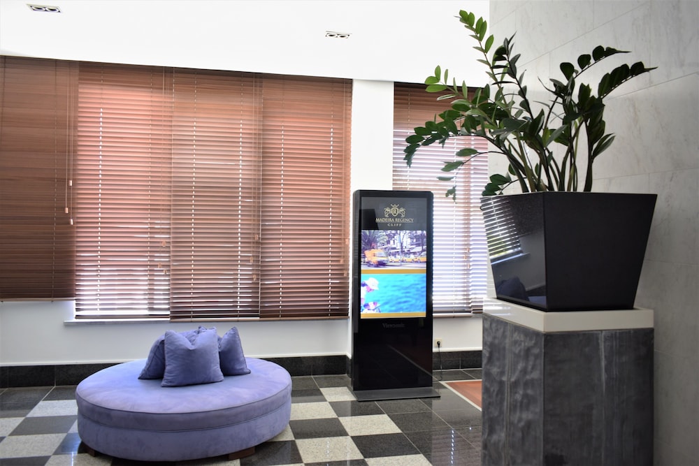 Madeira Regency Cliff — Shared spaces in Funchal, Madeira