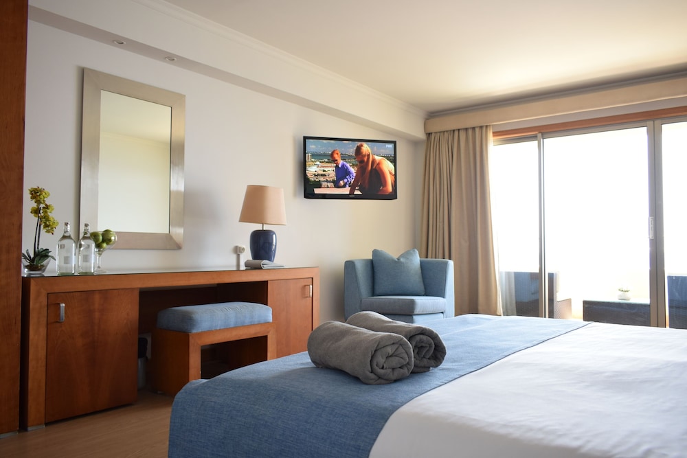 Madeira Regency Cliff — Rooms in Funchal, Madeira