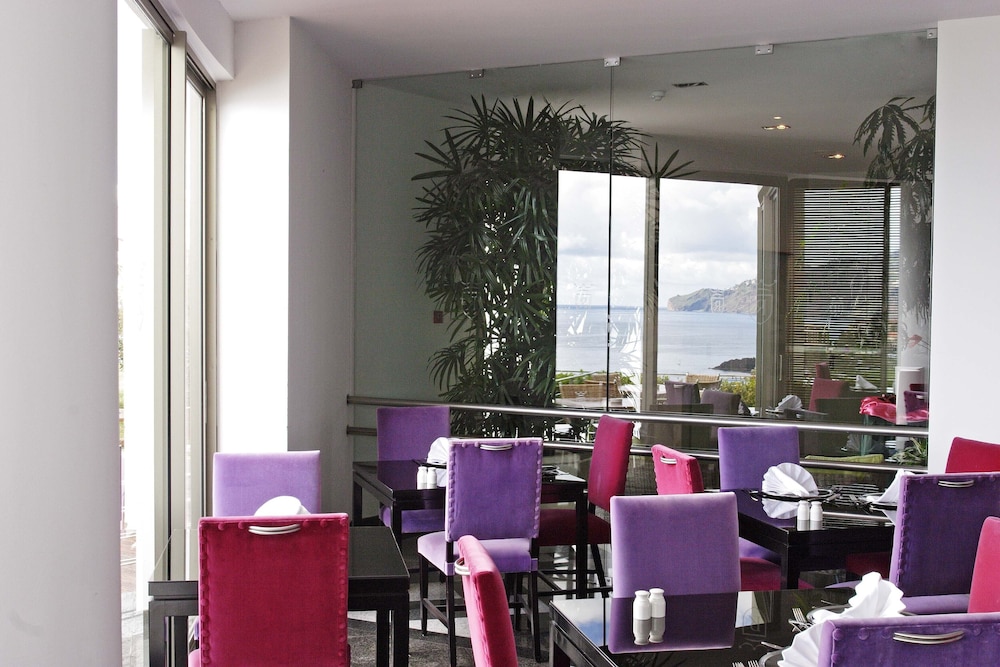 Madeira Regency Cliff — Restaurant in Funchal, Madeira
